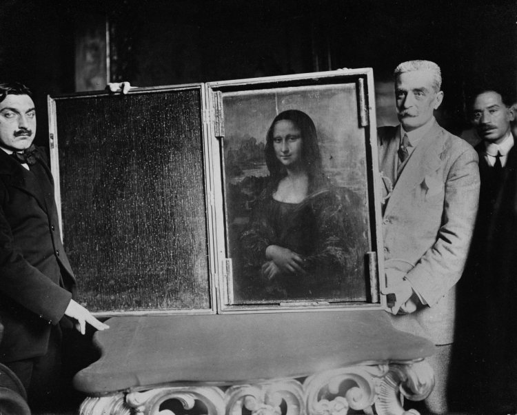 The Story of Mona Lisa's Stolen Smile
